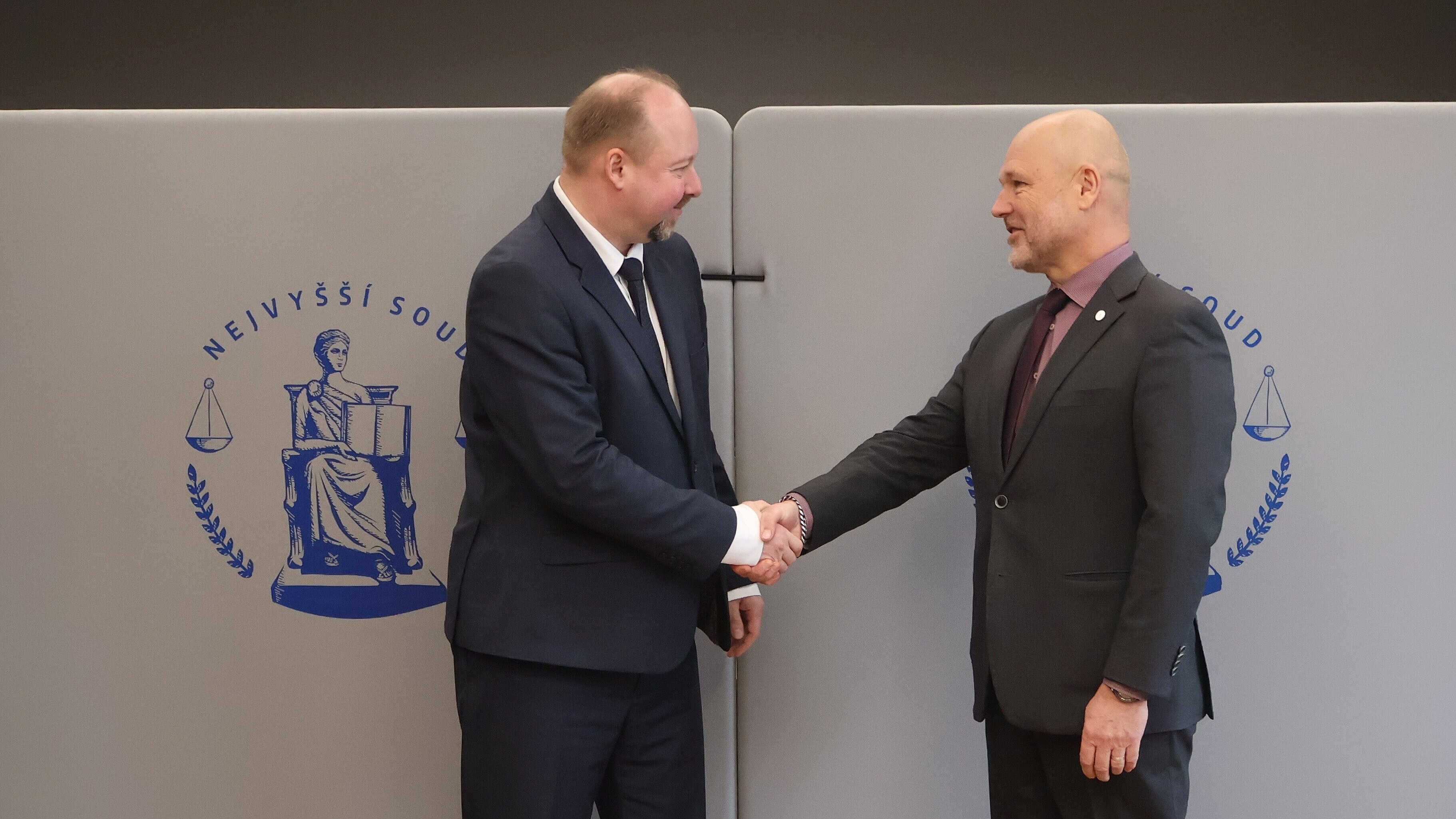 Jednání s delegací z Ministerstva spravedlnosti, na fotografii ministr spravedlnosti Jeroným Tejc a předseda Nejvyššího soudu Petr Angyalossy, 10. 2.