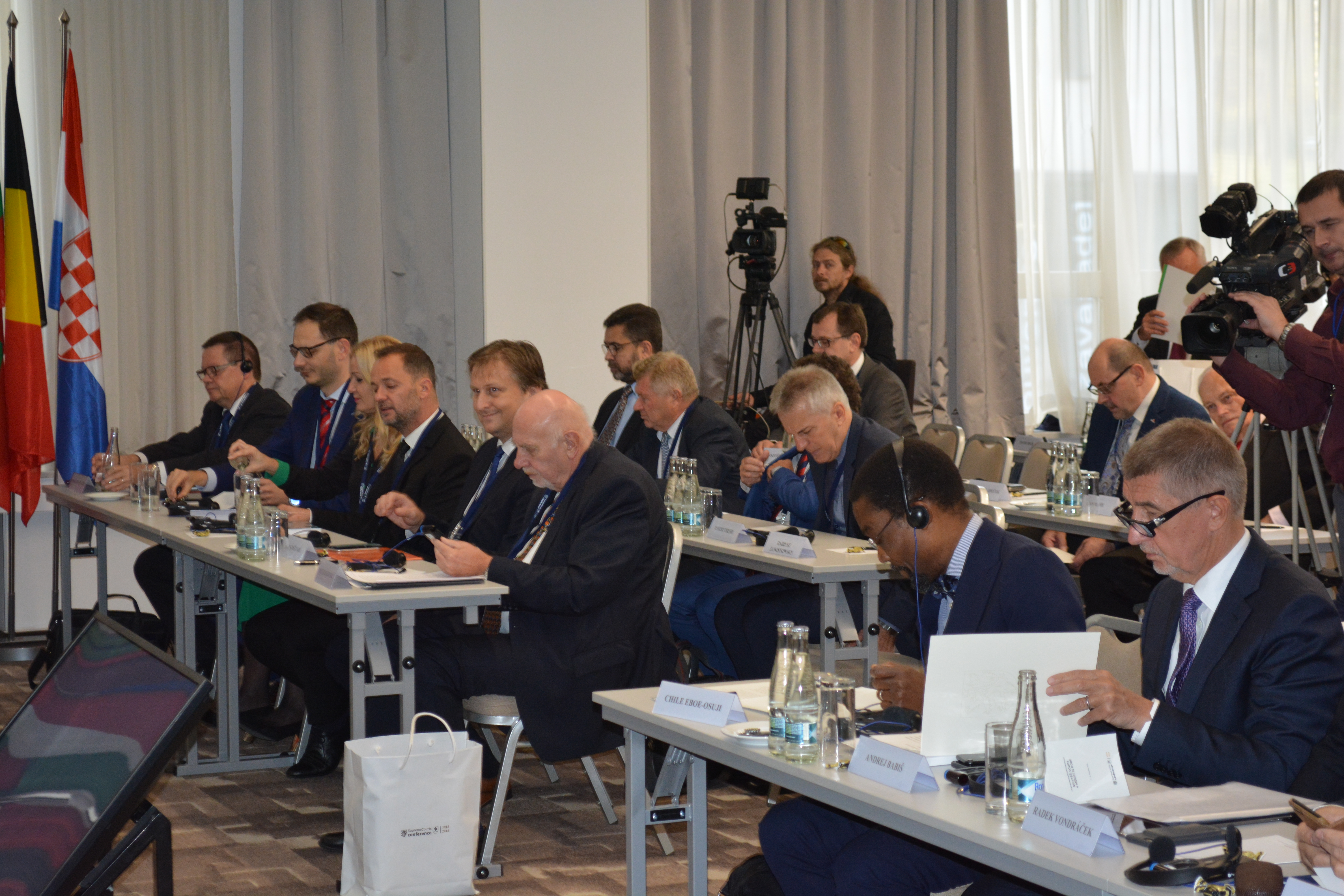 Konference Nejvyšší soudy v měnící se době, 5.-7. 11. 