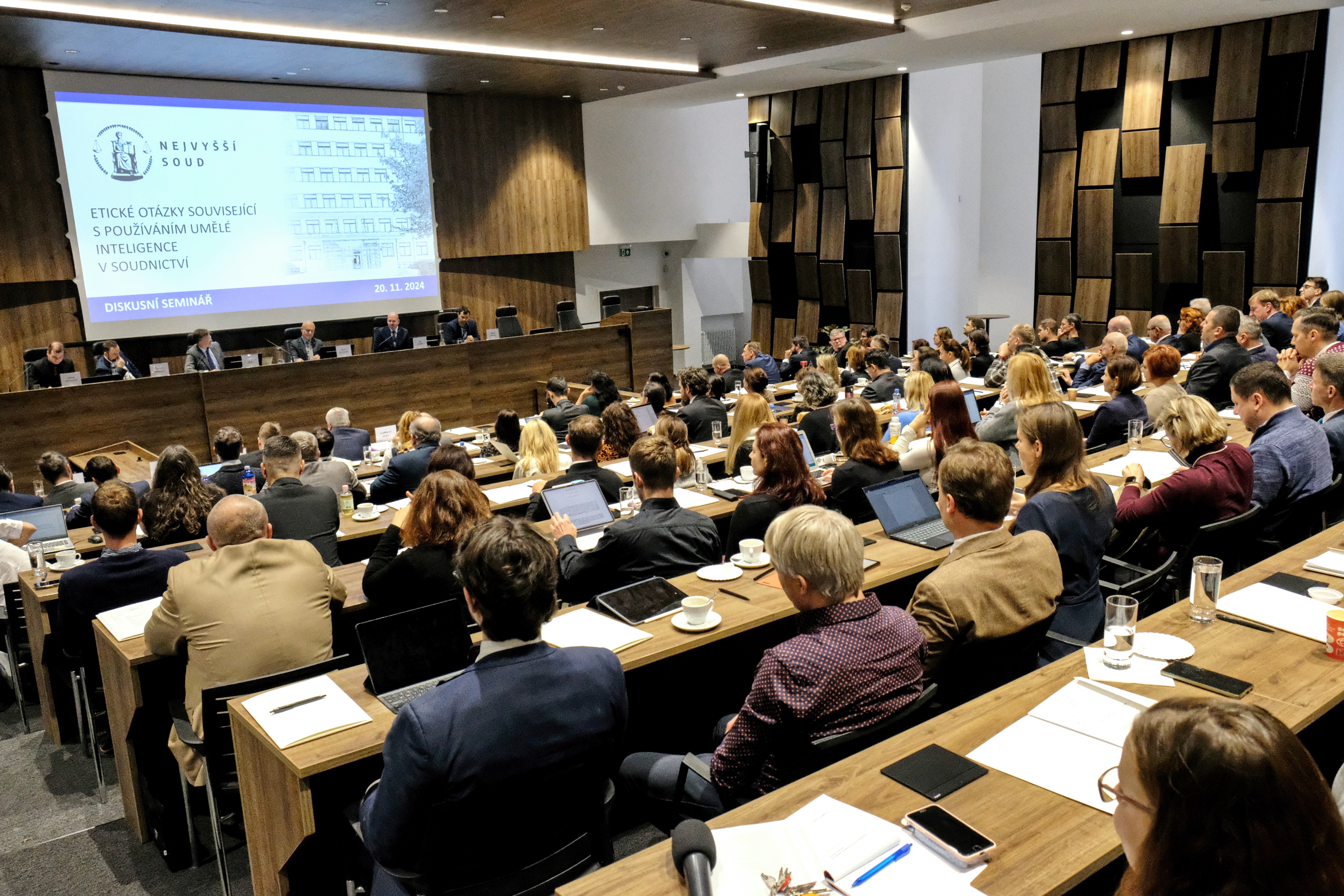 Kulatý stůl o etických otázkách souvisejících s používáním umělé inteligence v soudnictví, 26. 11.